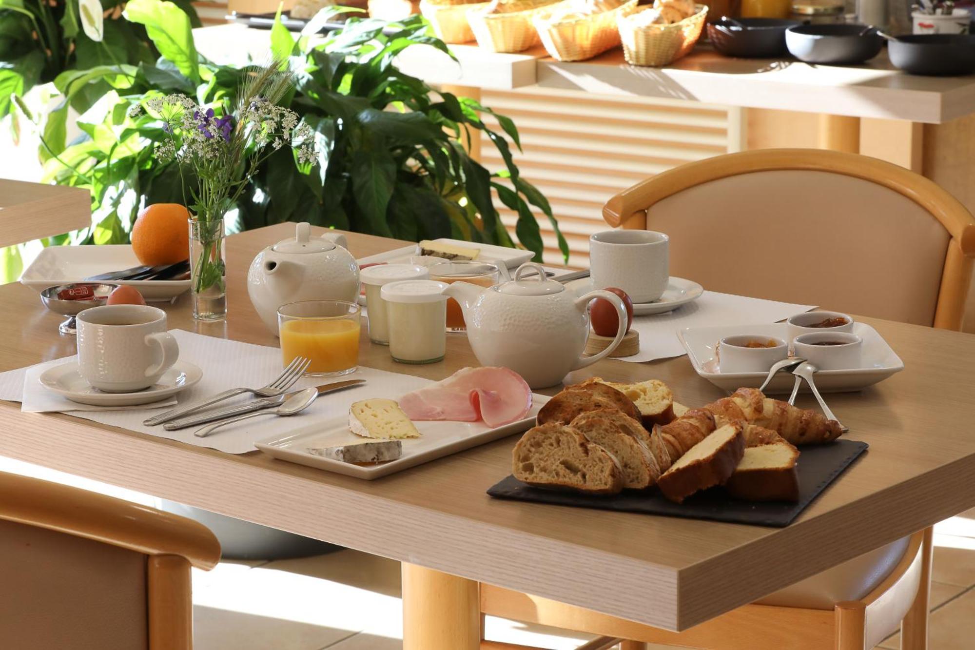 Logis Hotel Spa Restaurant Le Provence Lanarce Eksteriør billede