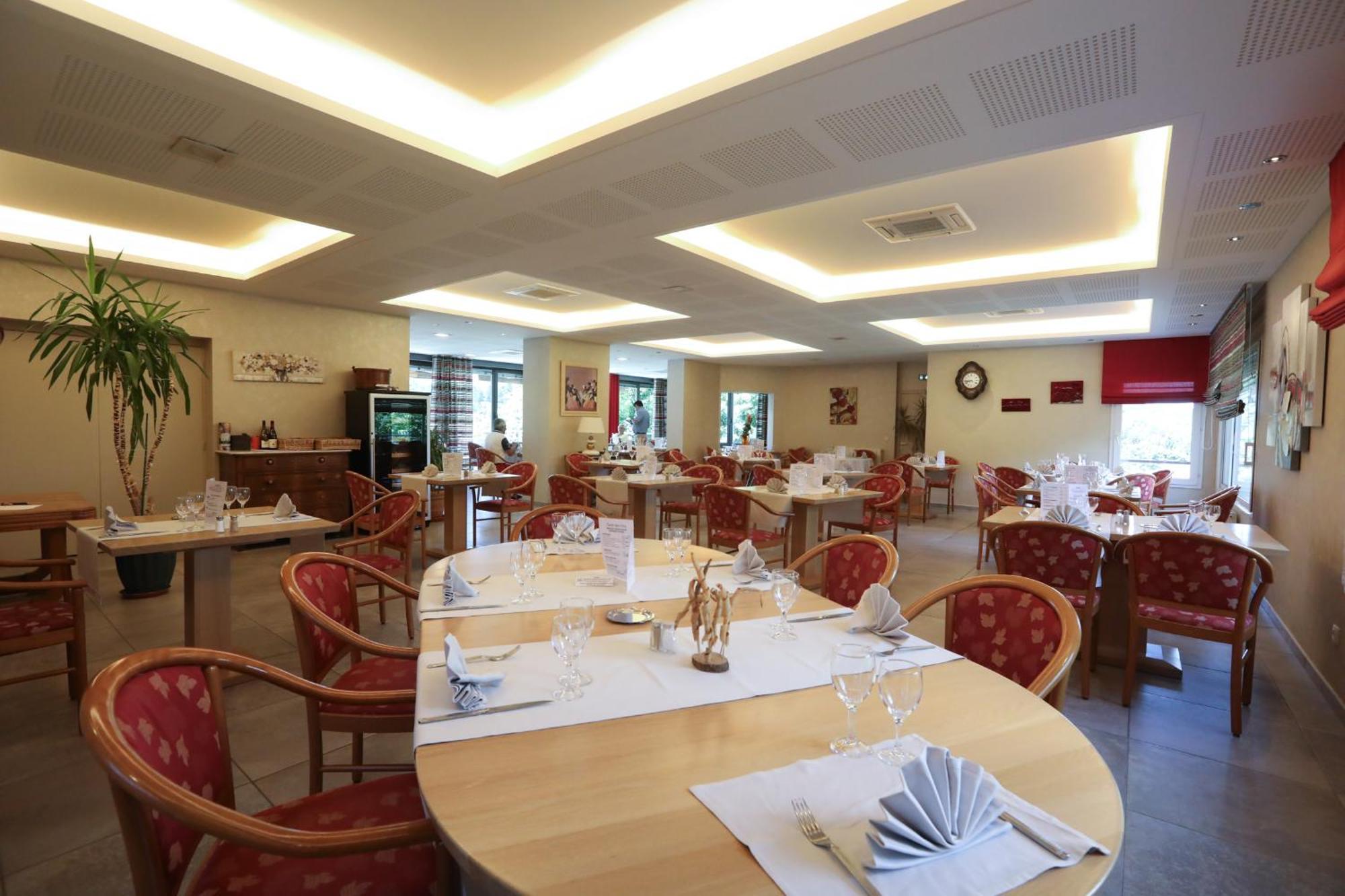 Logis Hotel Spa Restaurant Le Provence Lanarce Eksteriør billede