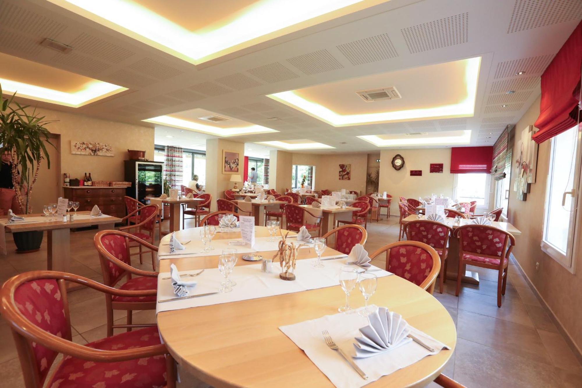 Logis Hotel Spa Restaurant Le Provence Lanarce Eksteriør billede