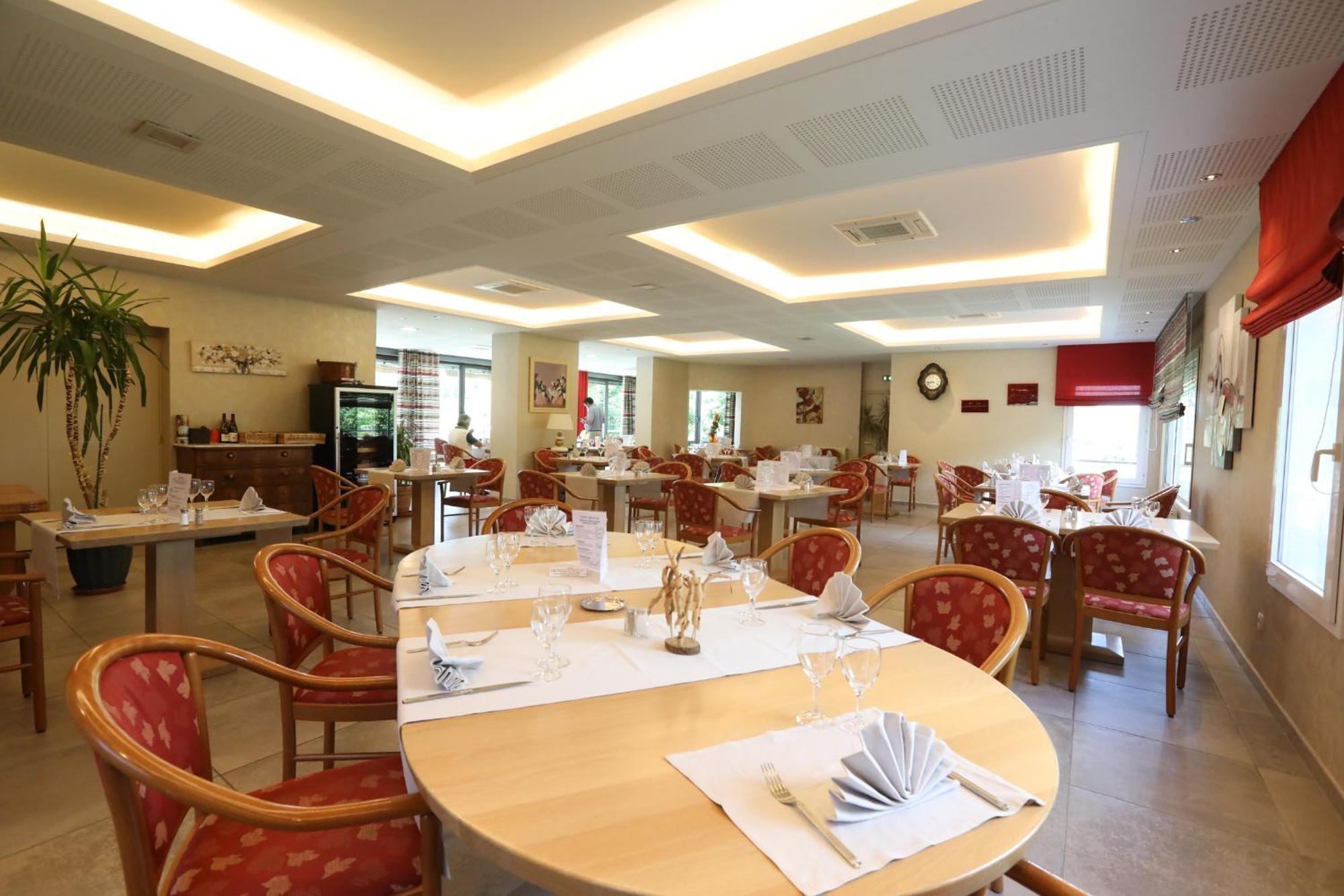 Logis Hotel Spa Restaurant Le Provence Lanarce Eksteriør billede